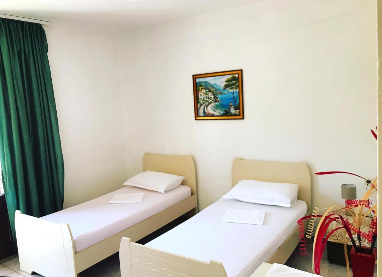 Vila Aliaj Luxury Apartment With 2 Rooms With Private Wonderful Terrace Durres Exterior photo
