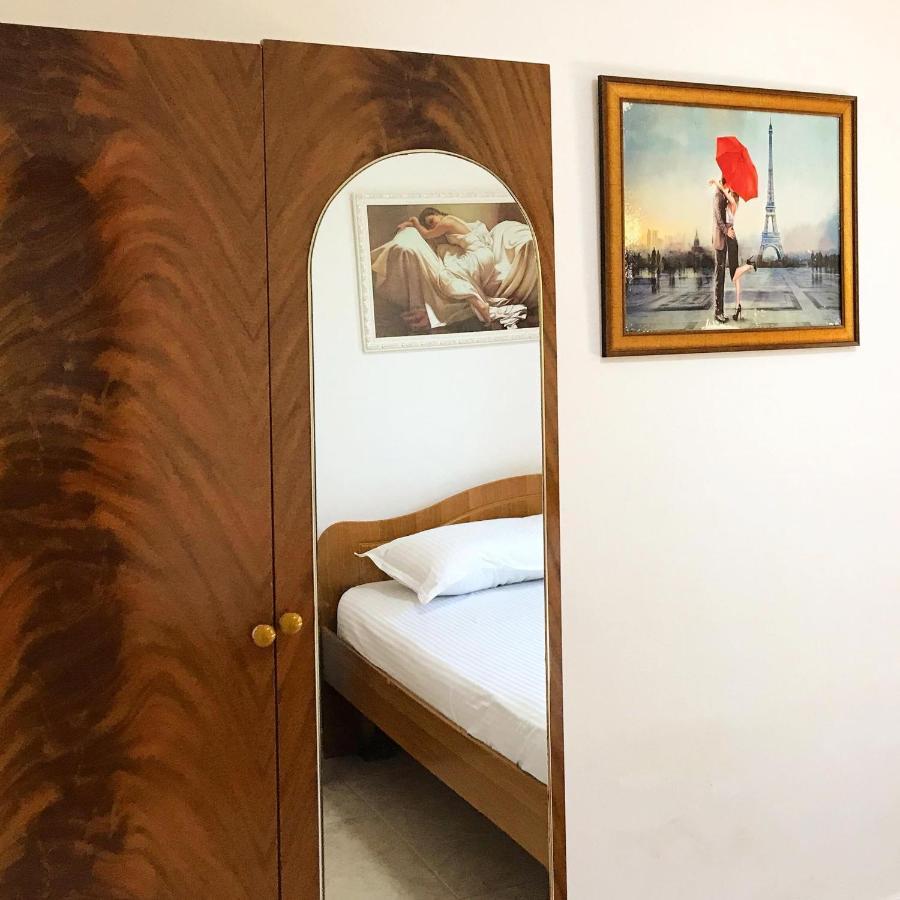 Vila Aliaj Luxury Apartment With 2 Rooms With Private Wonderful Terrace Durres Exterior photo