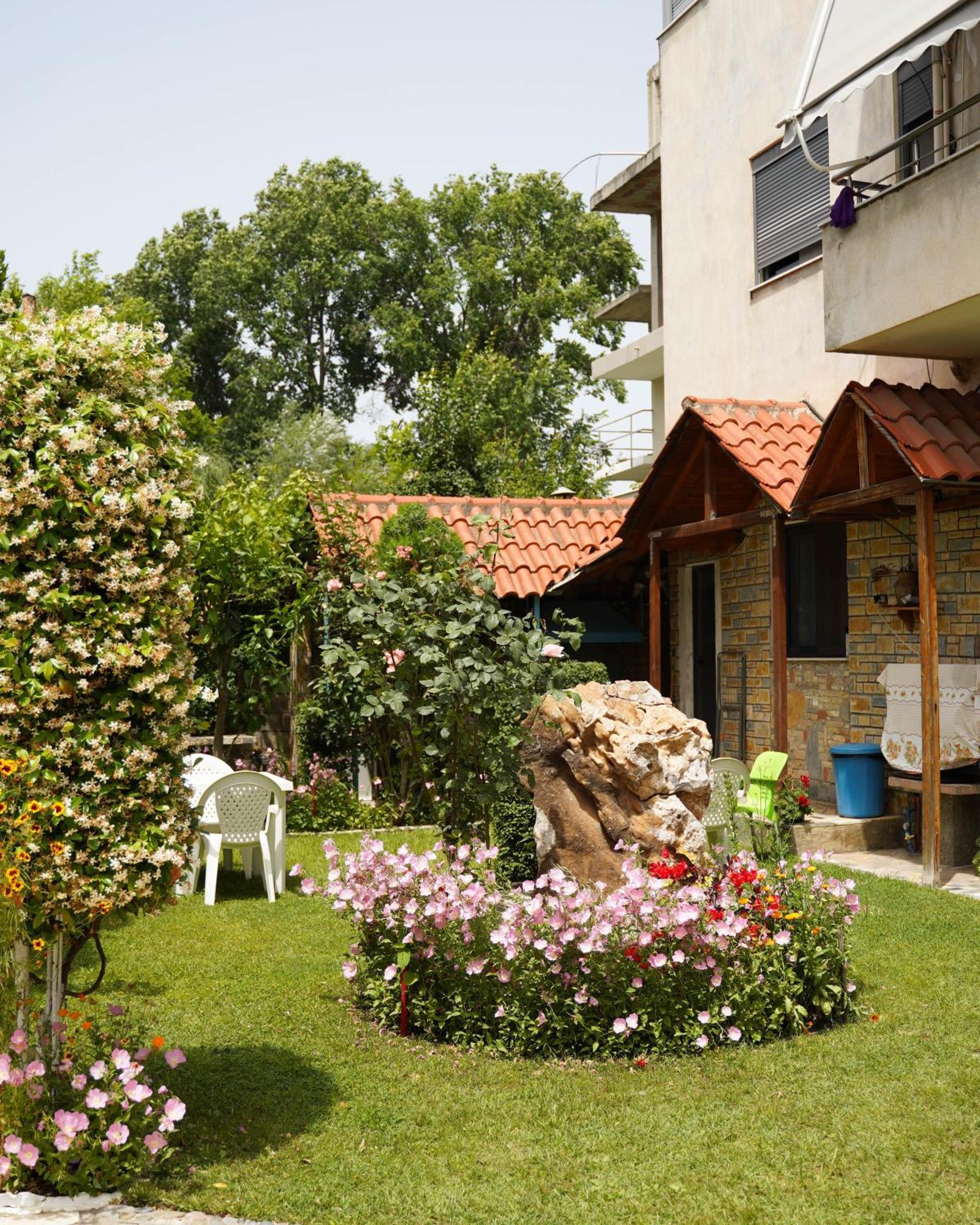 Vila Aliaj Luxury Apartment With 2 Rooms With Private Wonderful Terrace Durres Exterior photo