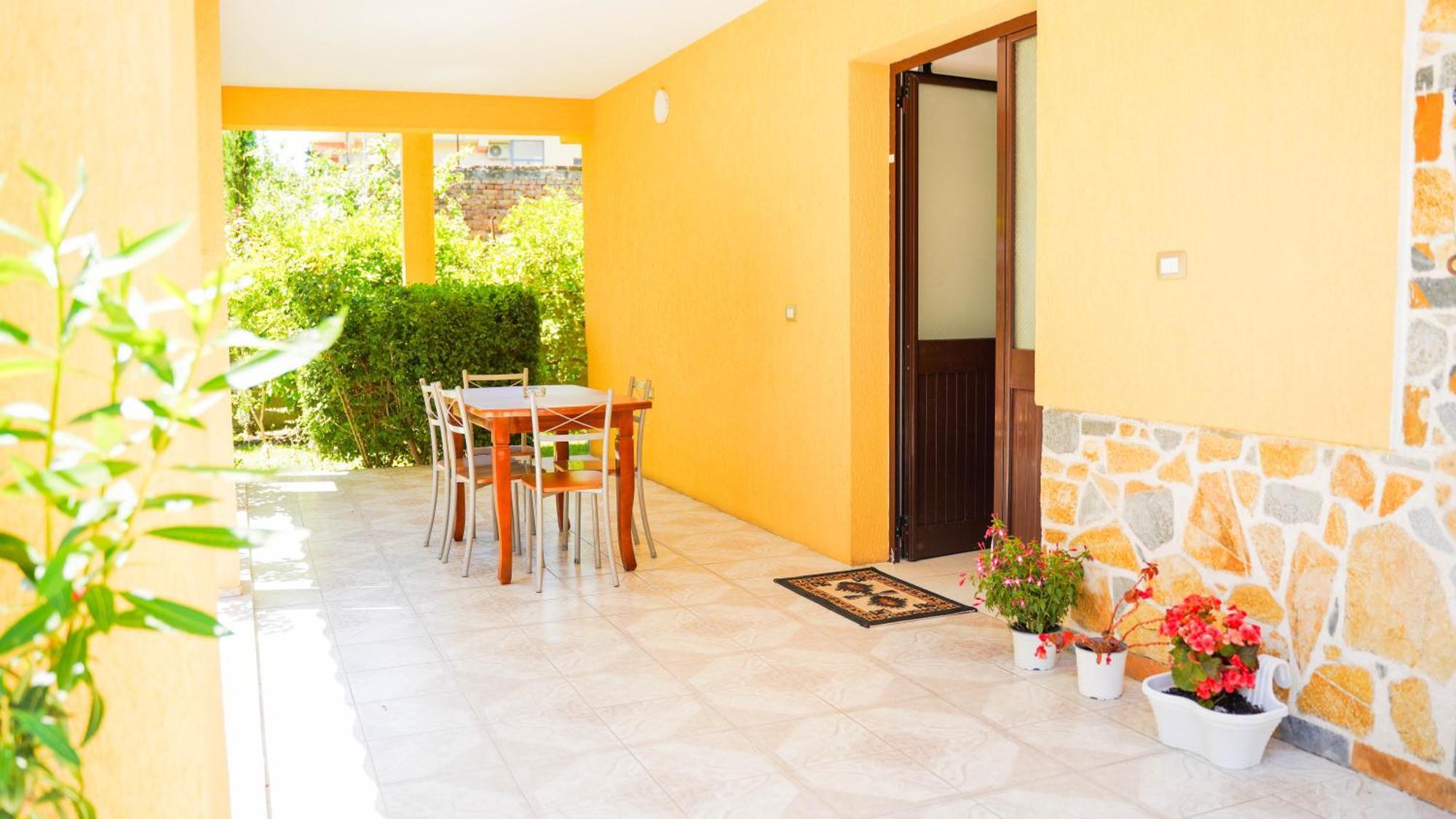 Vila Aliaj Luxury Apartment With 2 Rooms With Private Wonderful Terrace Durres Exterior photo